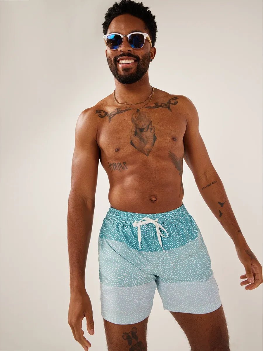 Chubbies The Whale Sharks 5.5" Swim Trunks - Endless Waves