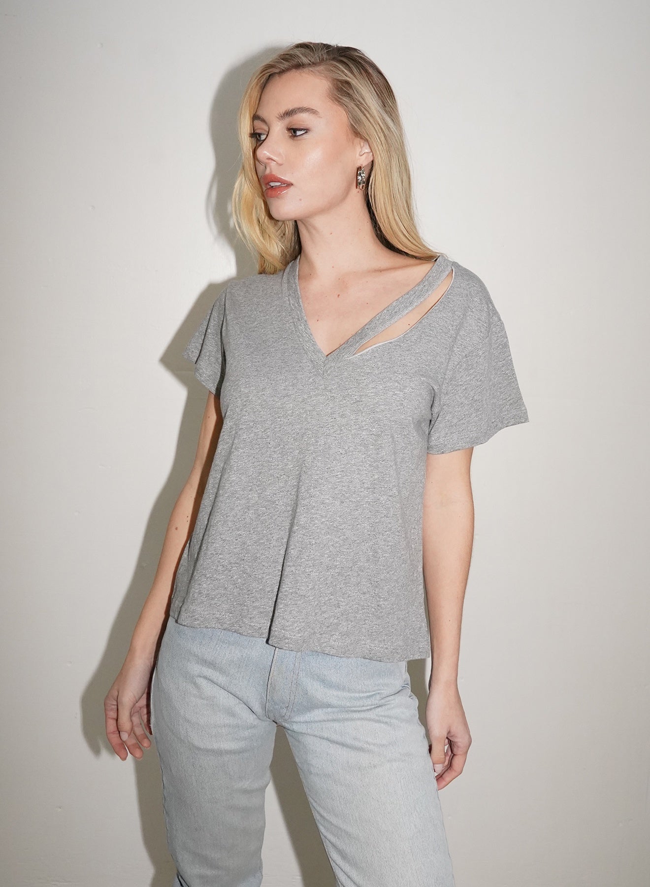 LNA LNA Cut Out Fallon V Neck T-Shirt Endless Waves