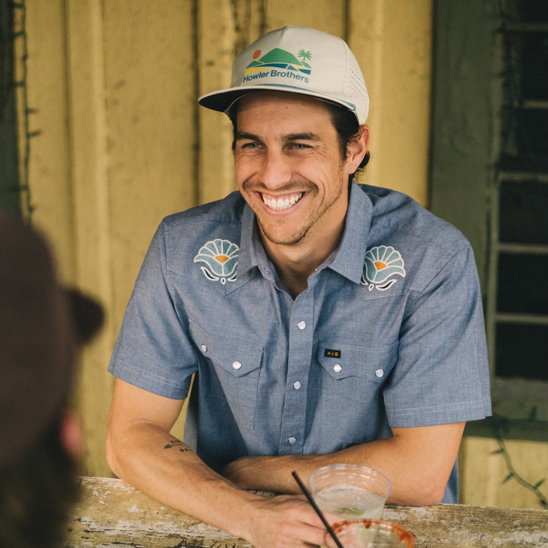 Howler Bros Crosscut Deluxe Snapshirt - Endless Waves