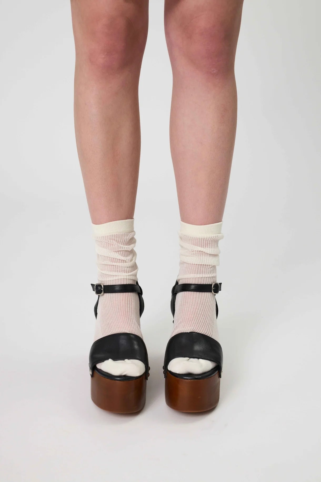 Remain Sheer Bella Socks - Endless Waves