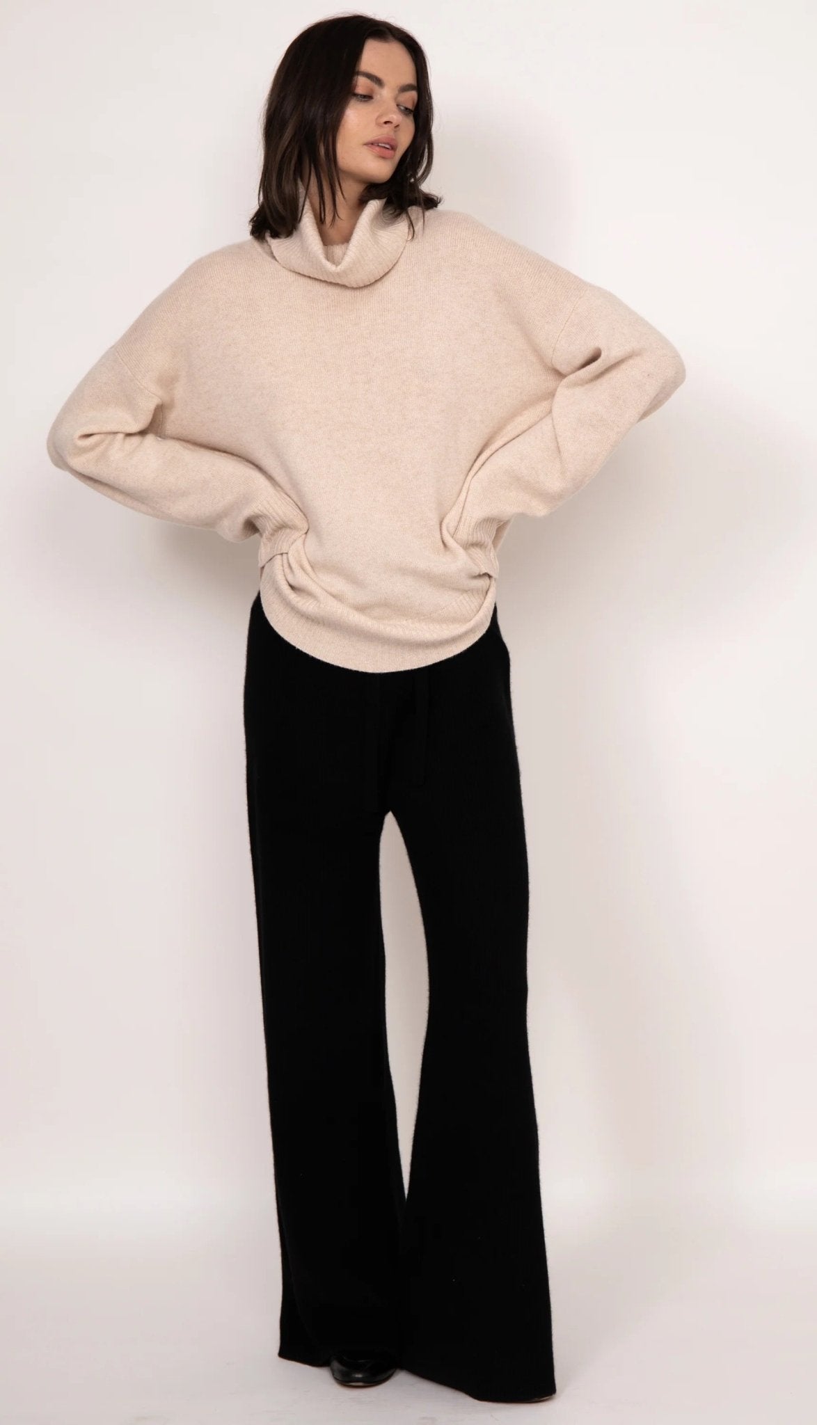 Charlie Oversized 100% Cashmere Turtleneck - Endless Waves