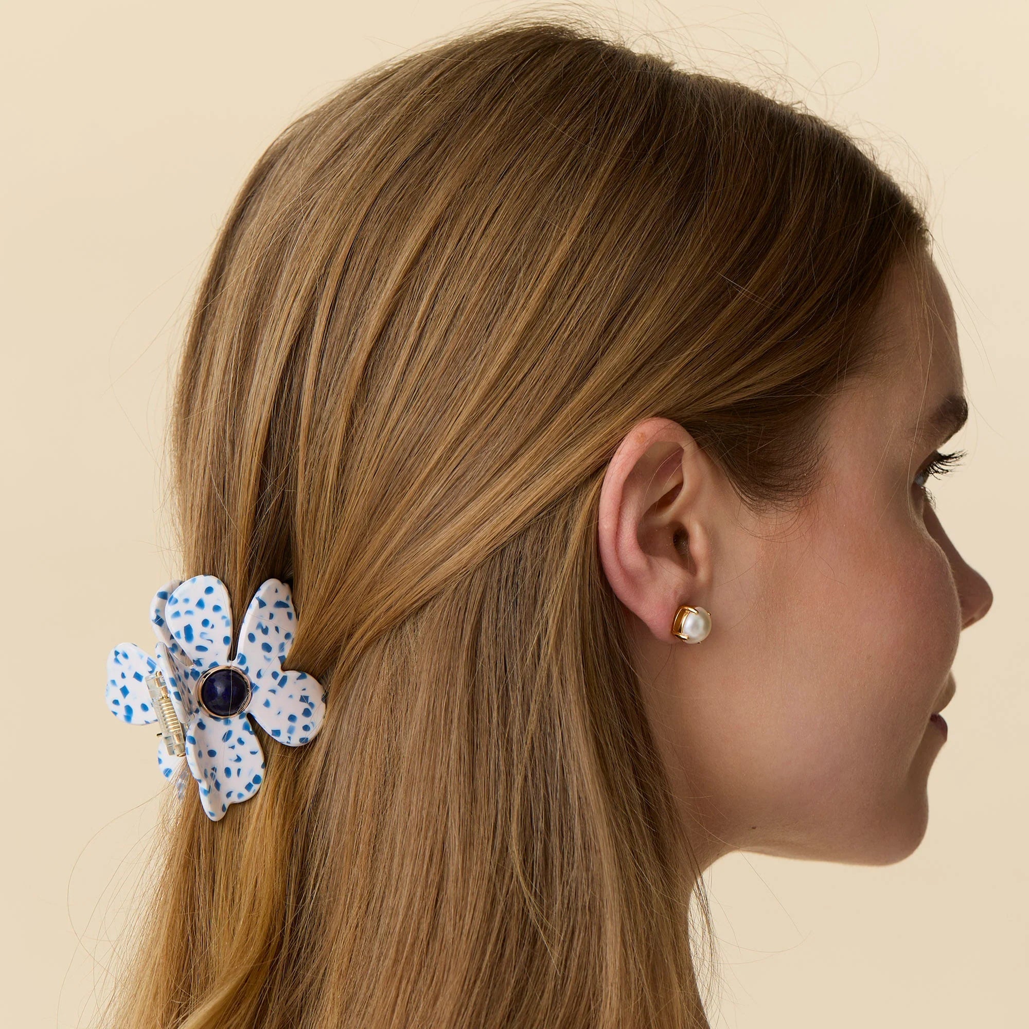 Lele Sadoughi Ocean Spray Lily Claw Clip