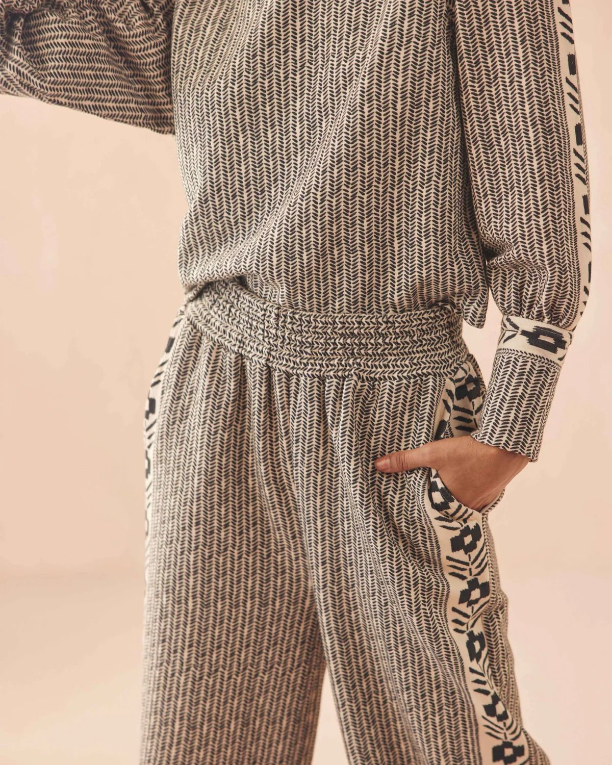 Omika Omika Lydia Sweatshirt Endless Waves